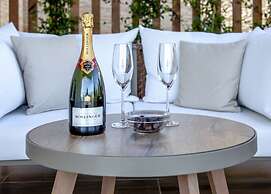 Zavia Pente in Syvota