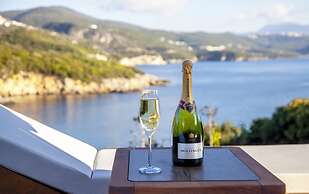 Zavia Alpha in Syvota