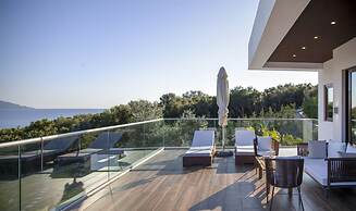 Zavia Alpha in Syvota