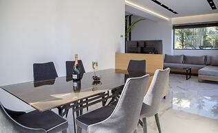 Zavia Alpha in Syvota