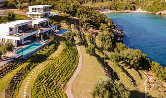 Zavia Alpha in Syvota