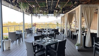 Aurora Boutique Hotel