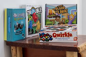 Ski Shores: The Chalet 3 Bedroom Cabin by RedAwning