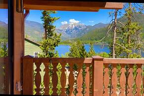 Ski Shores: The Chalet 3 Bedroom Cabin by RedAwning