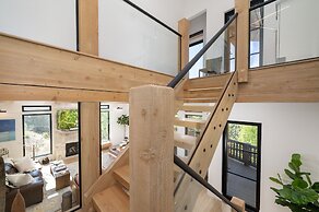 Ski Shores: The Chalet 3 Bedroom Cabin by RedAwning