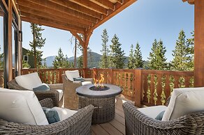 Ski Shores: The Chalet 3 Bedroom Cabin by RedAwning