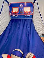 Ski Shores: The Chalet 3 Bedroom Cabin by RedAwning