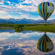 Ski Shores: The Chalet 3 Bedroom Cabin by RedAwning