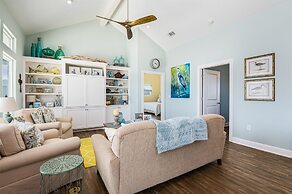 Sweetsol 4 Bedroom Home by RedAwning