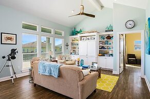 Sweetsol 4 Bedroom Home by RedAwning