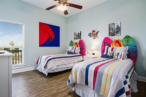 Sweetsol 4 Bedroom Home by RedAwning