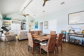 Sweetsol 4 Bedroom Home by RedAwning