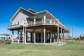 Sweetsol 4 Bedroom Home by RedAwning