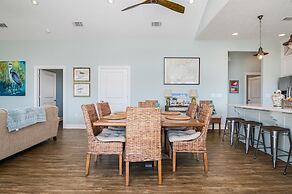 Sweetsol 4 Bedroom Home by RedAwning