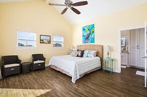 Sweetsol 4 Bedroom Home by RedAwning