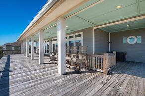 Sweetsol 4 Bedroom Home by RedAwning