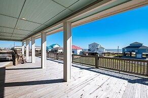 Sweetsol 4 Bedroom Home by RedAwning