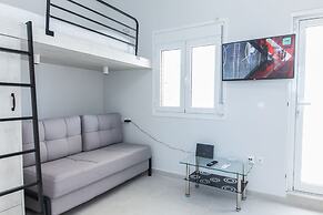 Modern Equipped Studio w View in Kipseli