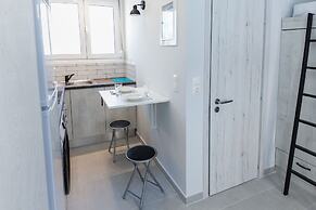 Modern Equipped Studio w View in Kipseli