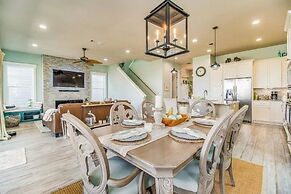 Driftwood Cottage 5 Bedroom Home by RedAwning