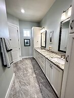 Driftwood Cottage 5 Bedroom Home by RedAwning