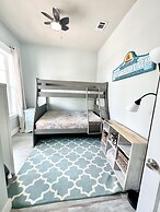 Driftwood Cottage 5 Bedroom Home by RedAwning