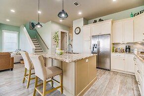 Driftwood Cottage 5 Bedroom Home by RedAwning