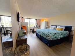 Happy Hawaiian Monarch Studio Condo by RedAwning