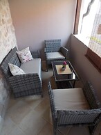 Vale - Central & 20m to the sea - A2