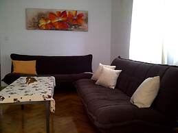 Vale - 450m to the Beach - A1