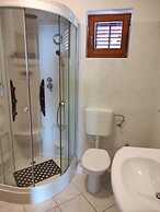 Vale - 450m to the Beach - A1