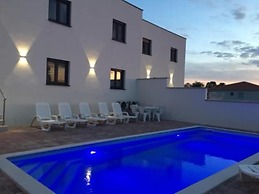 Noel - With Private Pool - A1-prizemlje
