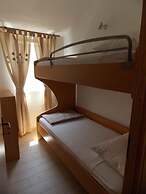 Vale - Central & 20m to the sea - A1