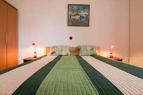 Nada - With Private Pool - SA2