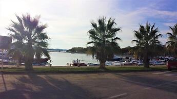 Desy - Free Parking & BBQ - SA1