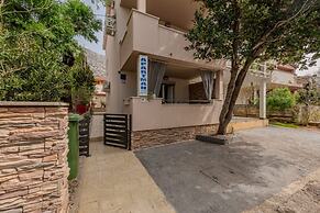 Mil - 30 m From Beach - SA3