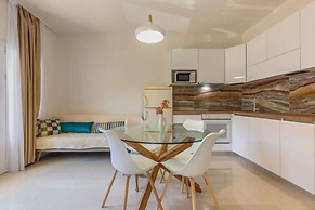 Tattoo - Modern & Free Parking - A1