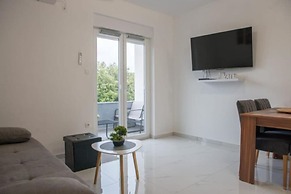 Marin - 200m to the sea - A1