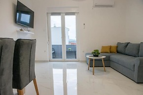 Marin - 200m to the sea - A2