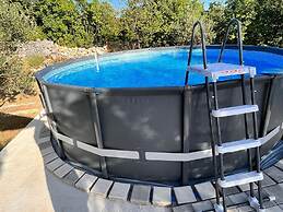 Edi - With Pool - H