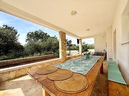 Mia - With Pool - A1