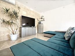 Mia - With Pool - A1