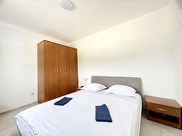 Mia - With Pool - A1