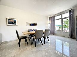 Mia - With Pool - A1