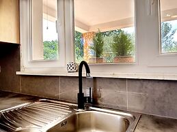 Mia - With Pool - A1