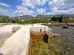 Mari - 30m From the sea - A2