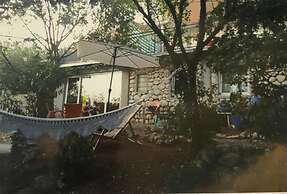 Secret Garden - Seaview - A1