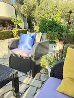 Viki - Seaview & Garden Terrace - A1