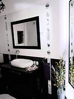 Viki - Seaview & Garden Terrace - A1