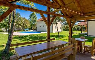 Blue House - Shared Pool - H